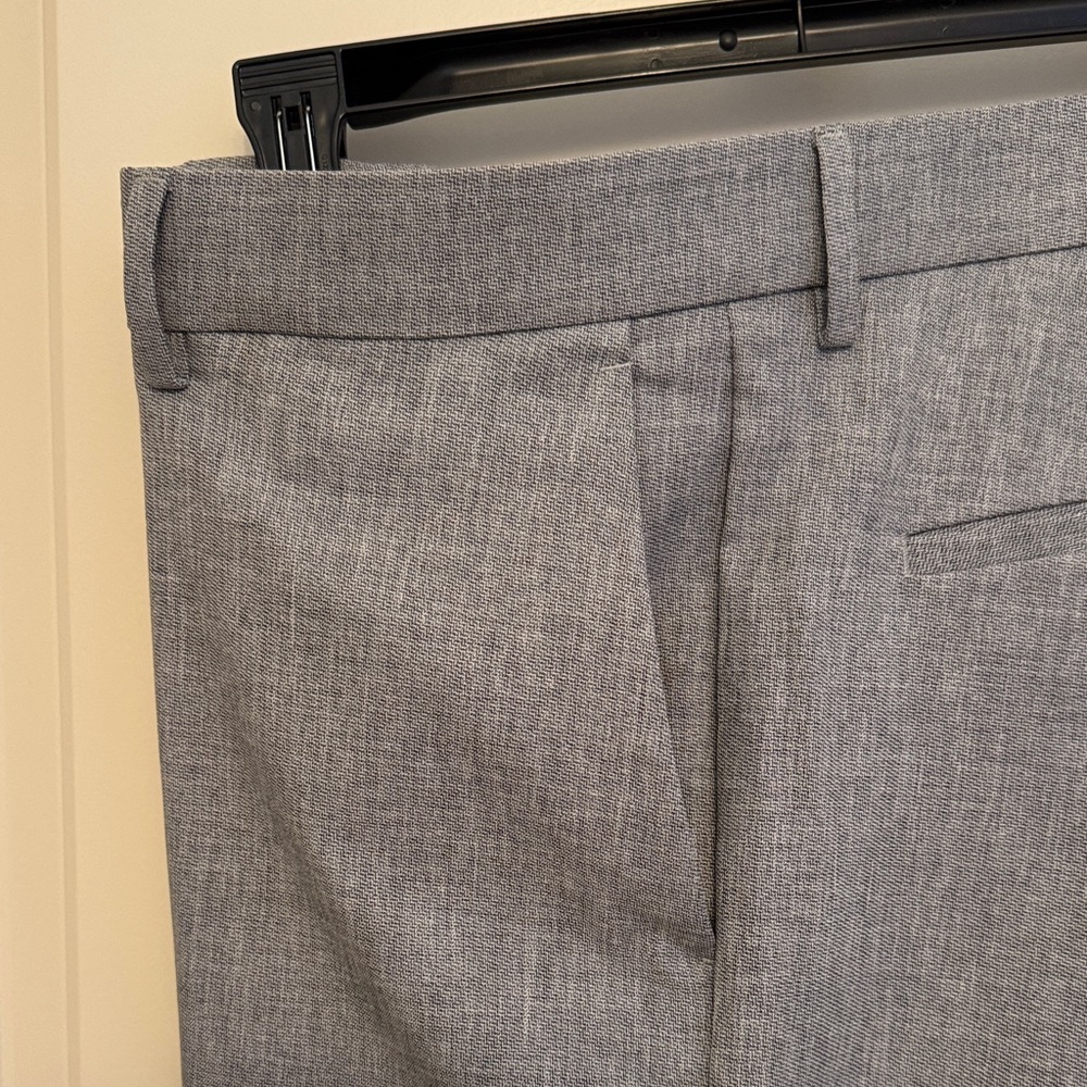 Haggar Men's Comfort Performance Classic Gray Dress Trousers - Picture 3 of 7